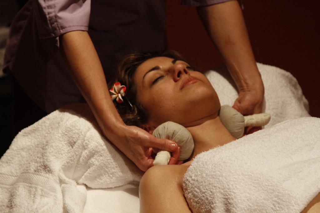 Hotel Spa Aguas De Los Mallos Murillo de Gállego エクステリア 写真