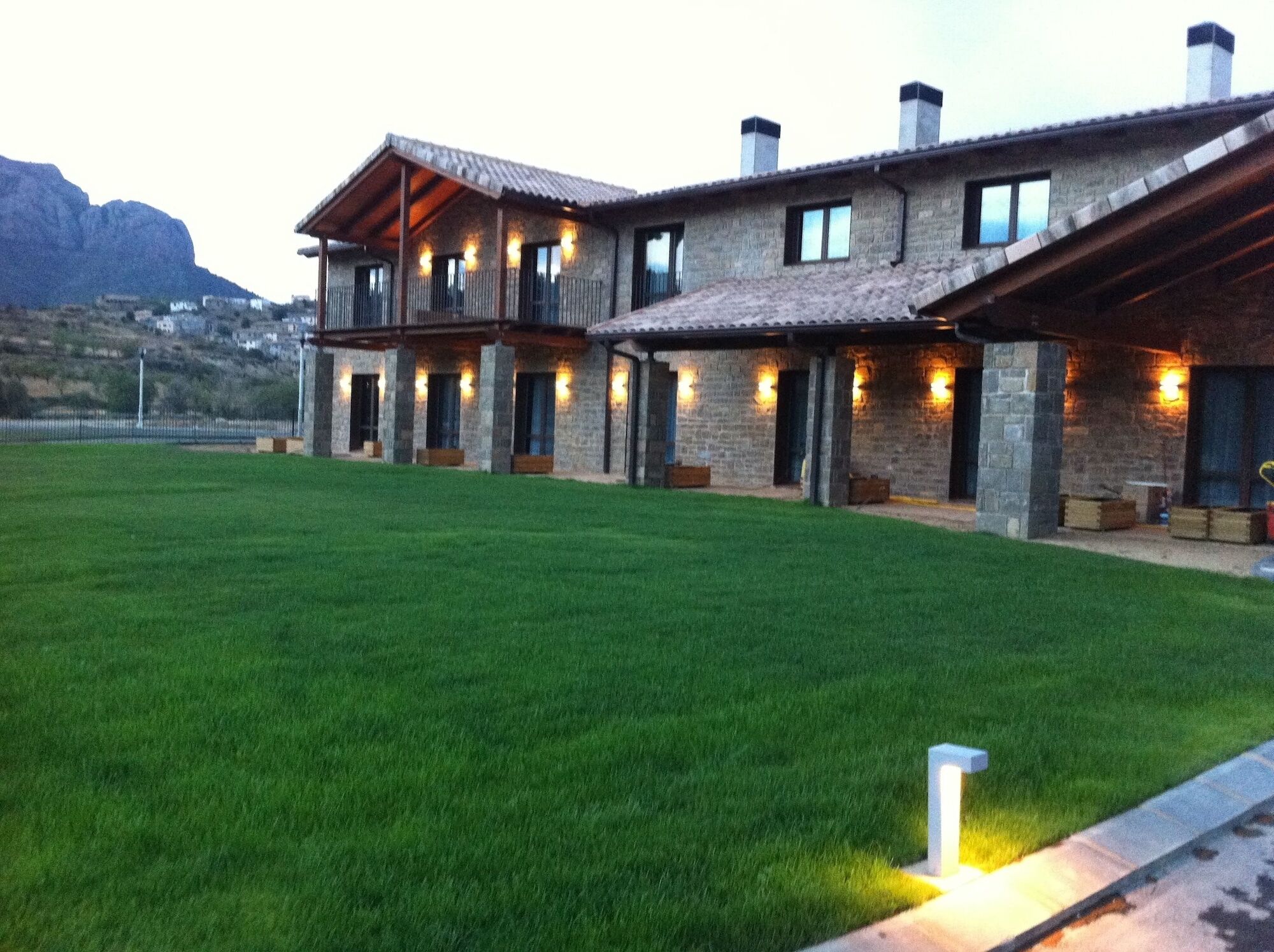 Hotel Spa Aguas De Los Mallos Murillo de Gállego エクステリア 写真